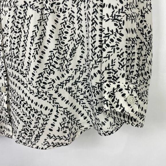 Cabi #3255 | Black & White Print Split Back Long Sleeve Button Down Blouse - Picture 6 of 12